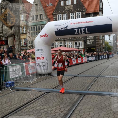 05.10.2025 - 20. swb-Marathon Bremen Yannick Fuchs http://msf.ph/oto/9265356 05.10.2025 12:06:36 Ziel 1040 meine-sportfotos.de