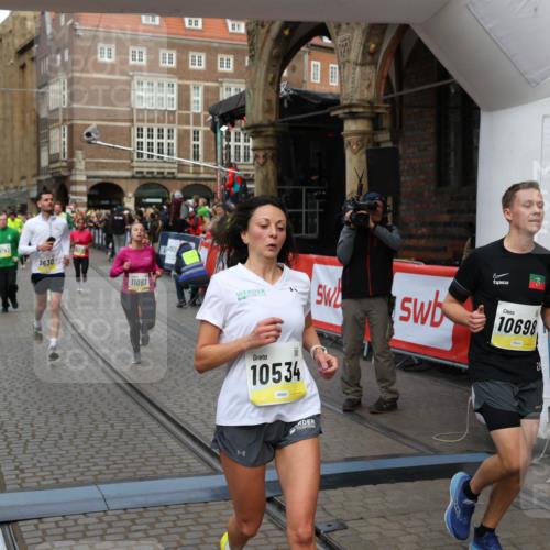 05.10.2025 - 20. swb-Marathon Bremen Yannick Fuchs http://msf.ph/oto/9265392 05.10.2025 10:51:04 Ziel 7733, 9199, 9399, 9630, 9966, 9975, 10029, 10224, 10227, 10254, 10534, 10698, 11061, 11220, 11311 meine-sportfotos.de