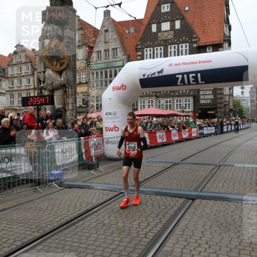 05.10.2025 - 20. swb-Marathon Bremen Yannick Fuchs http://msf.ph/oto/9265414 05.10.2025 12:06:37 Ziel 1040 meine-sportfotos.de