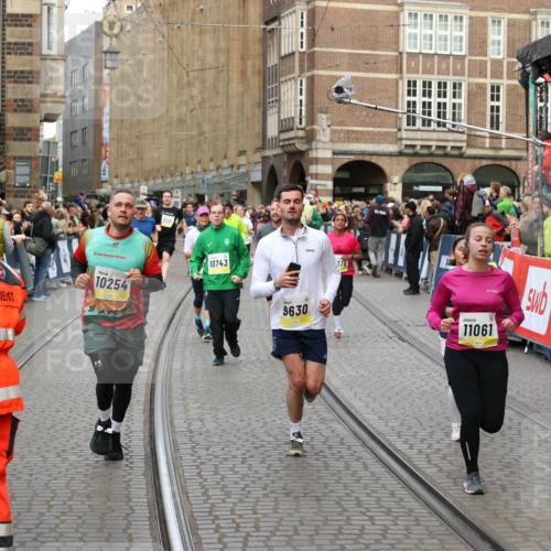 05.10.2025 - 20. swb-Marathon Bremen Yannick Fuchs http://msf.ph/oto/9265415 05.10.2025 10:51:05 Ziel 9199, 9399, 9630, 9663, 9966, 10029, 10227, 10254, 10534, 10698, 10743, 11061, 11220, 11311 meine-sportfotos.de