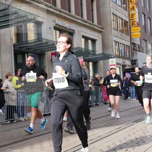05.10.2025 - 20. swb-Marathon Bremen Strokosch-Dieckow http://msf.ph/oto/9265420 05.10.2025 11:04:43 Ziel 9220, 9409, 9440, 9530, 9642, 9660, 9668, 9813, 9866, 9978, 10018, 10021, 10255, 10343, 10684, 10771, 10891, 10965, 10990, 11016, 11090, 11121, 11171, 11180, 11315, 11323, 11372, 11412, 11478, 11559, 11636, 11650, 11707, 9220, 9409, 9440, 9530, 9642, 9660, 9668, 9813, 9866, 9978, 10018, 10021, 10255, 10343, 10684, 10771, 10891, 10965, 10990, 11016, 11090, 11121, 11171, 11180, 11315, 11323, 11372, 11412, 11478, 11650, 11707 meine-sportfotos.de