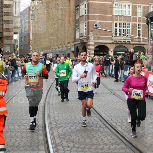 05.10.2025 - 20. swb-Marathon Bremen Yannick Fuchs http://msf.ph/oto/9265428 05.10.2025 10:51:05 Ziel 9199, 9399, 9630, 9663, 9966, 10029, 10227, 10254, 10534, 10698, 10743, 11061, 11220, 11311 meine-sportfotos.de