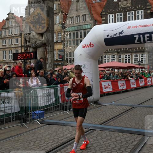 05.10.2025 - 20. swb-Marathon Bremen Yannick Fuchs http://msf.ph/oto/9265485 05.10.2025 12:06:37 Ziel 1040 meine-sportfotos.de