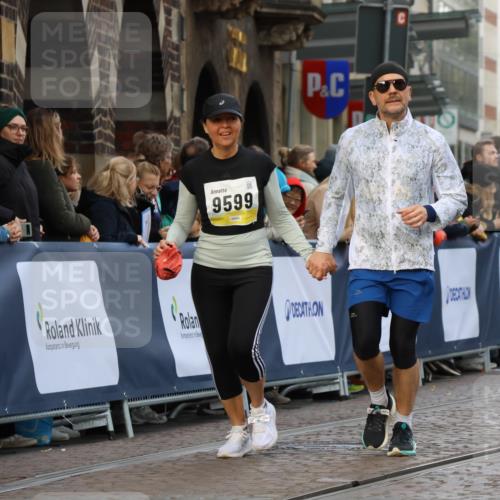 05.10.2025 - 20. swb-Marathon Bremen Strokosch-Dieckow http://msf.ph/oto/9265499 05.10.2025 11:08:04 Ziel 9557, 9599, 9617, 9874, 10125, 10365, 11309, 11490, 11677 meine-sportfotos.de