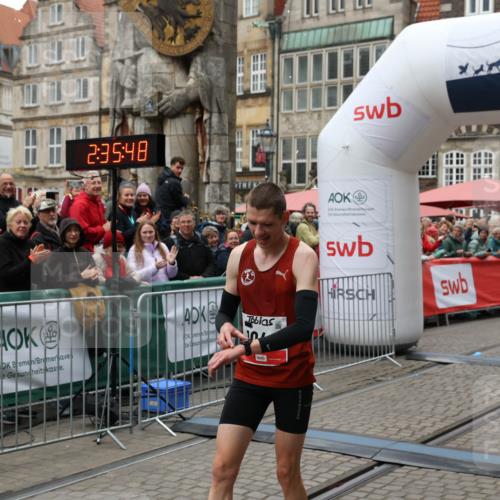 05.10.2025 - 20. swb-Marathon Bremen Yannick Fuchs http://msf.ph/oto/9265515 05.10.2025 12:06:38 Ziel 1040 meine-sportfotos.de