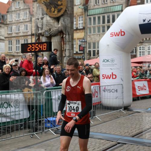 05.10.2025 - 20. swb-Marathon Bremen Yannick Fuchs http://msf.ph/oto/9265555 05.10.2025 12:06:38 Ziel 1040 meine-sportfotos.de