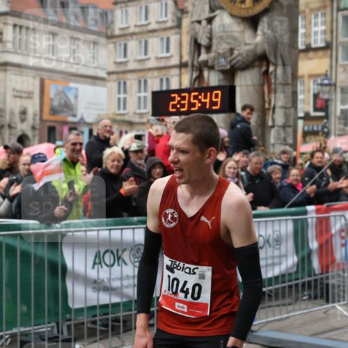 05.10.2025 - 20. swb-Marathon Bremen Yannick Fuchs http://msf.ph/oto/9265580 05.10.2025 12:06:39 Ziel 1040 meine-sportfotos.de