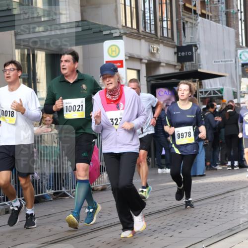 05.10.2025 - 20. swb-Marathon Bremen Strokosch-Dieckow http://msf.ph/oto/9265605 05.10.2025 11:04:49 Ziel 9220, 9409, 9440, 9515, 9530, 9642, 9660, 9668, 9690, 9908, 9944, 9978, 10018, 10021, 10255, 10343, 10771, 10965, 10990, 11016, 11090, 11121, 11171, 11180, 11323, 11372, 11412, 11478, 11501, 11540, 11559, 11650, 11707, 9220, 9409, 9440, 9515, 9530, 9642, 9660, 9668, 9690, 9908, 9944, 9978, 10018, 10021, 10255, 10343, 10771, 10965, 10990, 11016, 11090, 11121, 11171, 11180, 11323, 11372, 11412, 11478, 11501, 11540, 11650, 11707 meine-sportfotos.de