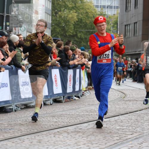 05.10.2025 - 20. swb-Marathon Bremen Strokosch-Dieckow http://msf.ph/oto/9265626 05.10.2025 12:59:14 Ziel 623, 2130, 2385, 3219, 3391, 4158, 5908, 6224, 6423 meine-sportfotos.de