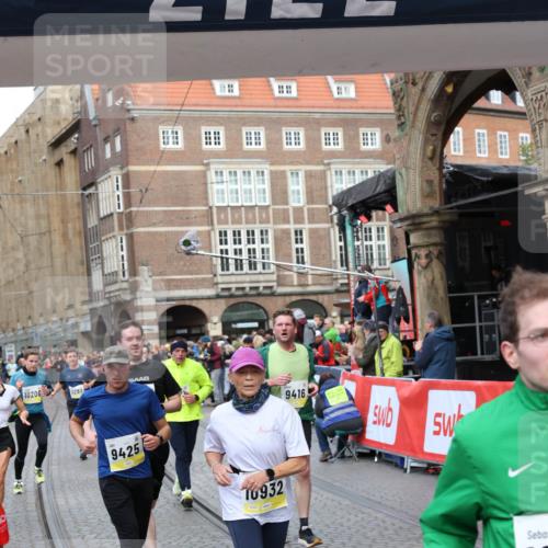 05.10.2025 - 20. swb-Marathon Bremen Yannick Fuchs http://msf.ph/oto/9265627 05.10.2025 10:51:09 Ziel 9199, 9416, 9425, 9630, 9663, 9894, 10029, 10206, 10226, 10227, 10254, 10378, 10534, 10669, 10698, 10743, 10932, 11061, 11279, 11391, 11573 meine-sportfotos.de