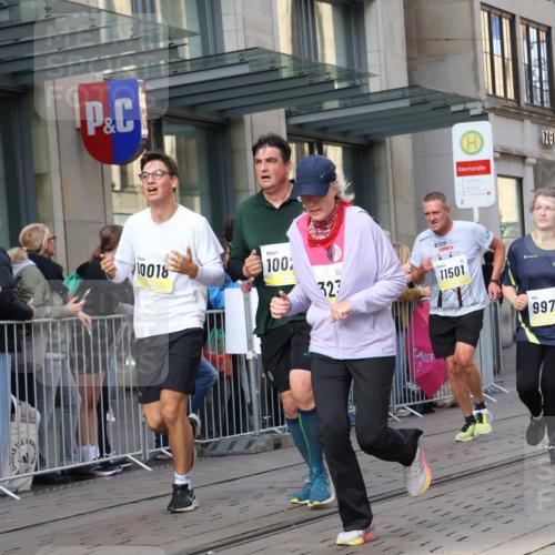 05.10.2025 - 20. swb-Marathon Bremen Strokosch-Dieckow http://msf.ph/oto/9265637 05.10.2025 11:04:49 Ziel 9220, 9409, 9440, 9515, 9530, 9642, 9660, 9668, 9690, 9908, 9944, 9978, 10018, 10021, 10255, 10343, 10771, 10965, 10990, 11016, 11090, 11121, 11171, 11180, 11323, 11372, 11412, 11478, 11501, 11540, 11559, 11650, 11707, 9220, 9409, 9440, 9515, 9530, 9642, 9660, 9668, 9690, 9908, 9944, 9978, 10018, 10021, 10255, 10343, 10771, 10965, 10990, 11016, 11090, 11121, 11171, 11180, 11323, 11372, 11412, 11478, 11501, 11540, 11650, 11707 meine-sportfotos.de