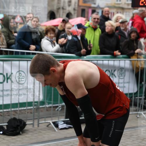05.10.2025 - 20. swb-Marathon Bremen Yannick Fuchs http://msf.ph/oto/9265664 05.10.2025 12:06:45 Ziel  meine-sportfotos.de