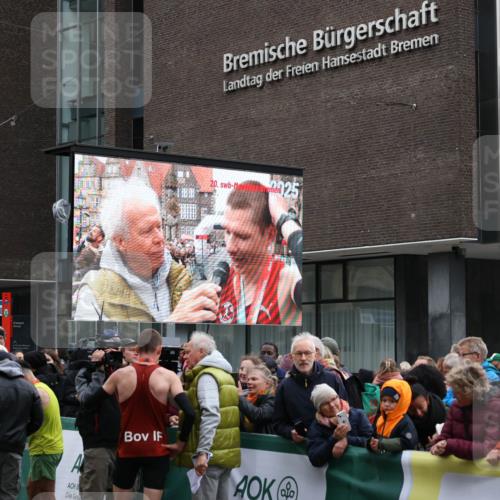 05.10.2025 - 20. swb-Marathon Bremen Yannick Fuchs http://msf.ph/oto/9265709 05.10.2025 12:07:56 Ziel  meine-sportfotos.de