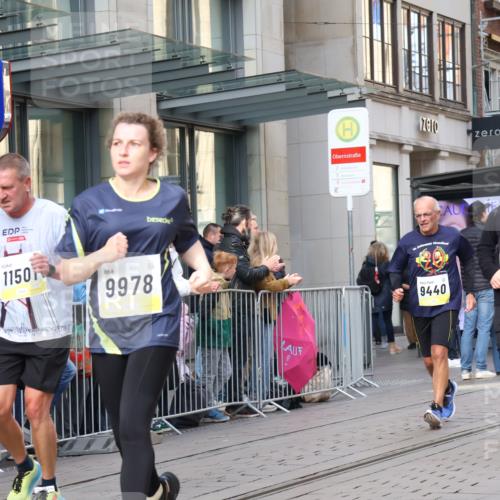 05.10.2025 - 20. swb-Marathon Bremen Strokosch-Dieckow http://msf.ph/oto/9265710 05.10.2025 11:04:51 Ziel 9220, 9409, 9440, 9515, 9642, 9660, 9668, 9690, 9908, 9944, 9978, 10018, 10021, 10255, 10343, 10965, 10990, 11016, 11090, 11106, 11121, 11171, 11180, 11323, 11412, 11478, 11501, 11540, 11650, 11707, 9220, 9409, 9440, 9515, 9642, 9660, 9668, 9690, 9908, 9944, 9978, 10018, 10021, 10255, 10343, 10965, 10990, 11016, 11090, 11106, 11121, 11171, 11180, 11323, 11412, 11478, 11501, 11540, 11650, 11707 meine-sportfotos.de