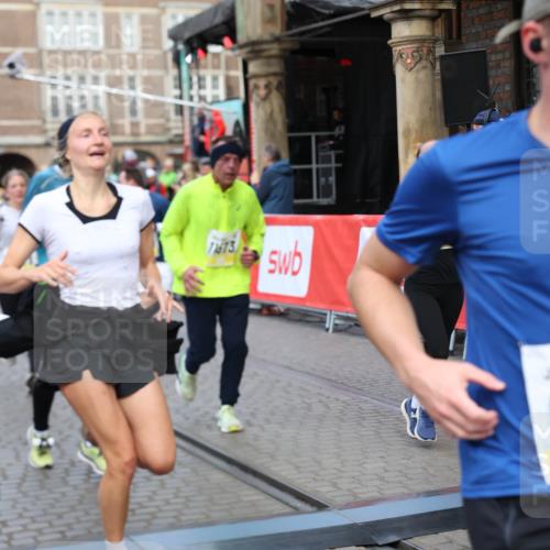 05.10.2025 - 20. swb-Marathon Bremen Yannick Fuchs http://msf.ph/oto/9265726 05.10.2025 10:51:11 Ziel 9199, 9256, 9287, 9416, 9425, 9630, 9663, 9894, 10206, 10226, 10254, 10378, 10669, 10743, 10932, 11061, 11279, 11391, 11573 meine-sportfotos.de