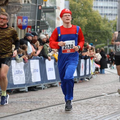 05.10.2025 - 20. swb-Marathon Bremen Strokosch-Dieckow http://msf.ph/oto/9265732 05.10.2025 12:59:15 Ziel 623, 2130, 2385, 3219, 3391, 4158, 5908, 6224, 6423 meine-sportfotos.de