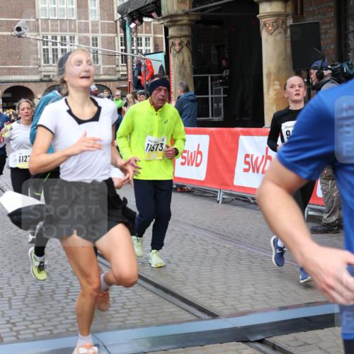 05.10.2025 - 20. swb-Marathon Bremen Yannick Fuchs http://msf.ph/oto/9265736 05.10.2025 10:51:11 Ziel 9199, 9256, 9287, 9416, 9425, 9630, 9663, 9894, 10206, 10226, 10254, 10378, 10669, 10743, 10932, 11061, 11279, 11391, 11573 meine-sportfotos.de