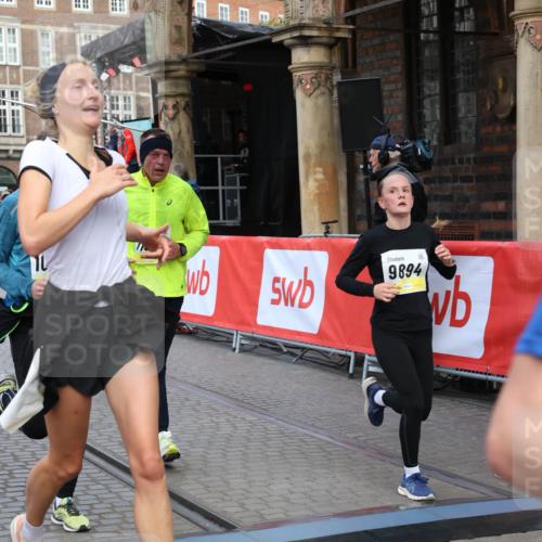 05.10.2025 - 20. swb-Marathon Bremen Yannick Fuchs http://msf.ph/oto/9265758 05.10.2025 10:51:11 Ziel 9199, 9256, 9287, 9416, 9425, 9630, 9663, 9894, 10206, 10226, 10254, 10378, 10669, 10743, 10932, 11061, 11279, 11391, 11573 meine-sportfotos.de