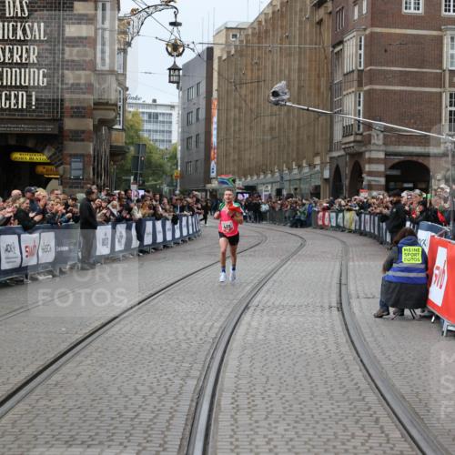 05.10.2025 - 20. swb-Marathon Bremen Yannick Fuchs http://msf.ph/oto/9265789 05.10.2025 12:08:47 Ziel  meine-sportfotos.de