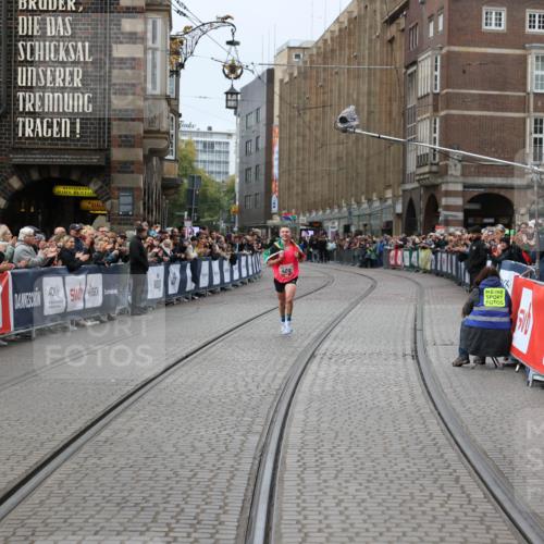 05.10.2025 - 20. swb-Marathon Bremen Yannick Fuchs http://msf.ph/oto/9265824 05.10.2025 12:08:47 Ziel  meine-sportfotos.de