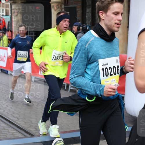 05.10.2025 - 20. swb-Marathon Bremen Yannick Fuchs http://msf.ph/oto/9265844 05.10.2025 10:51:12 Ziel 9199, 9256, 9287, 9416, 9425, 9630, 9663, 9894, 10206, 10226, 10254, 10378, 10669, 10743, 10932, 11061, 11279, 11391, 11573 meine-sportfotos.de
