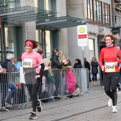 05.10.2025 - 20. swb-Marathon Bremen Strokosch-Dieckow http://msf.ph/oto/9265845 05.10.2025 11:04:55 Ziel 9440, 9515, 9642, 9668, 9690, 9713, 9908, 9944, 9978, 10018, 10021, 10158, 10255, 10343, 10828, 10965, 10990, 11016, 11064, 11106, 11121, 11171, 11323, 11412, 11501, 11540, 11650, 11707, 9440, 9515, 9642, 9668, 9690, 9713, 9908, 9944, 9978, 10018, 10021, 10158, 10255, 10343, 10828, 10965, 10990, 11016, 11064, 11106, 11121, 11171, 11323, 11412, 11501, 11540, 11650, 11707 meine-sportfotos.de