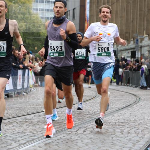 05.10.2025 - 20. swb-Marathon Bremen Strokosch-Dieckow http://msf.ph/oto/9265884 05.10.2025 12:59:17 Ziel 623, 2130, 3219, 3391, 4158, 5908, 6224, 6423, 6912 meine-sportfotos.de