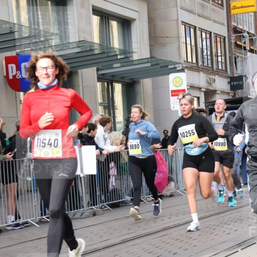 05.10.2025 - 20. swb-Marathon Bremen Strokosch-Dieckow http://msf.ph/oto/9265896 05.10.2025 11:04:57 Ziel 9440, 9515, 9642, 9668, 9690, 9713, 9908, 9944, 9978, 10018, 10021, 10158, 10255, 10289, 10343, 10511, 10828, 10965, 10990, 11016, 11064, 11106, 11121, 11171, 11323, 11412, 11501, 11540, 11650, 11707, 9440, 9515, 9642, 9668, 9690, 9713, 9908, 9944, 9978, 10018, 10021, 10158, 10255, 10289, 10343, 10511, 10828, 10965, 10990, 11016, 11064, 11106, 11121, 11171, 11323, 11412, 11501, 11540, 11650, 11707 meine-sportfotos.de