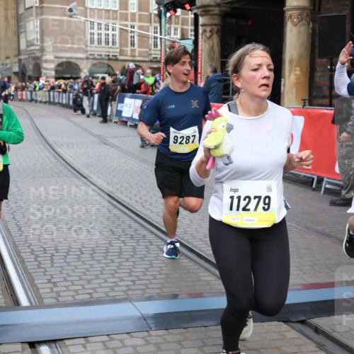 05.10.2025 - 20. swb-Marathon Bremen Yannick Fuchs http://msf.ph/oto/9265899 05.10.2025 10:51:12 Ziel 9199, 9256, 9287, 9416, 9425, 9630, 9663, 9894, 10206, 10226, 10254, 10378, 10669, 10743, 10932, 11061, 11279, 11391, 11573 meine-sportfotos.de