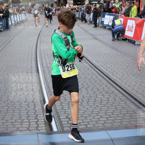 05.10.2025 - 20. swb-Marathon Bremen Yannick Fuchs http://msf.ph/oto/9265922 05.10.2025 10:51:13 Ziel 9199, 9256, 9287, 9416, 9425, 9630, 9663, 9894, 10206, 10226, 10254, 10378, 10669, 10743, 10932, 11279, 11391, 11573 meine-sportfotos.de