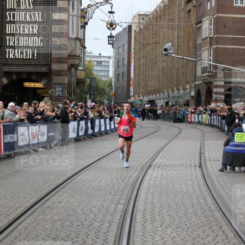 05.10.2025 - 20. swb-Marathon Bremen Yannick Fuchs http://msf.ph/oto/9265936 05.10.2025 12:08:48 Ziel 408 meine-sportfotos.de