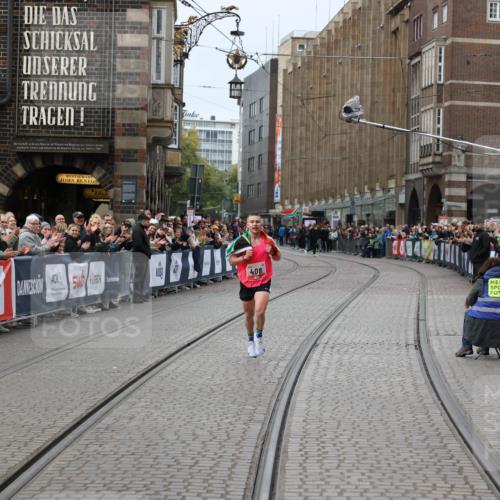 05.10.2025 - 20. swb-Marathon Bremen Yannick Fuchs http://msf.ph/oto/9265974 05.10.2025 12:08:48 Ziel 408 meine-sportfotos.de