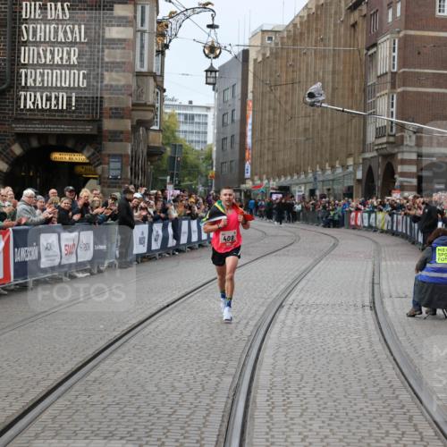 05.10.2025 - 20. swb-Marathon Bremen Yannick Fuchs http://msf.ph/oto/9265985 05.10.2025 12:08:48 Ziel 408 meine-sportfotos.de