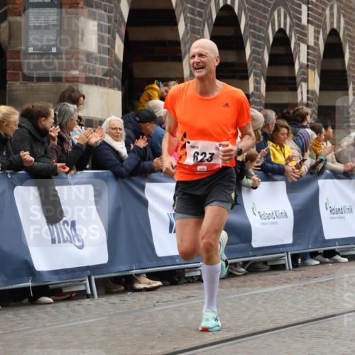 05.10.2025 - 20. swb-Marathon Bremen Strokosch-Dieckow http://msf.ph/oto/9265988 05.10.2025 12:59:22 Ziel 623, 945, 4631, 6912, 7834, 9095 meine-sportfotos.de