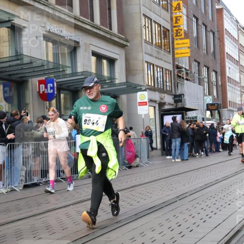 05.10.2025 - 20. swb-Marathon Bremen Strokosch-Dieckow http://msf.ph/oto/9266004 05.10.2025 11:05:01 Ziel 7654, 9440, 9515, 9668, 9690, 9713, 9752, 9908, 9944, 9978, 10018, 10021, 10025, 10158, 10255, 10289, 10343, 10426, 10511, 10542, 10828, 10990, 11016, 11064, 11106, 11164, 11323, 11501, 11540, 11650, 11676, 11707, 7654, 9440, 9515, 9668, 9690, 9713, 9752, 9908, 9944, 9978, 10018, 10021, 10025, 10158, 10255, 10289, 10343, 10426, 10511, 10542, 10828, 10990, 11016, 11064, 11106, 11164, 11323, 11501, 11540, 11650, 11676, 11707 meine-sportfotos.de