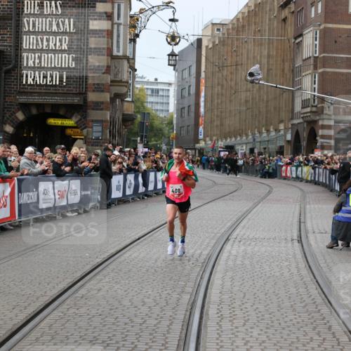 05.10.2025 - 20. swb-Marathon Bremen Yannick Fuchs http://msf.ph/oto/9266025 05.10.2025 12:08:49 Ziel 408 meine-sportfotos.de