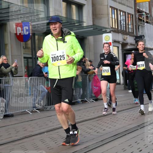 05.10.2025 - 20. swb-Marathon Bremen Strokosch-Dieckow http://msf.ph/oto/9266039 05.10.2025 11:05:06 Ziel 7654, 9210, 9419, 9440, 9515, 9690, 9713, 9752, 9908, 9944, 10025, 10158, 10255, 10289, 10343, 10426, 10437, 10511, 10542, 10828, 10990, 10999, 11064, 11106, 11164, 11501, 11540, 11650, 11676, 11681, 11707, 7654, 9210, 9419, 9440, 9515, 9690, 9713, 9752, 9908, 9944, 10025, 10158, 10255, 10289, 10343, 10426, 10437, 10511, 10542, 10828, 10990, 10999, 11064, 11106, 11164, 11501, 11540, 11650, 11676, 11681, 11707 meine-sportfotos.de