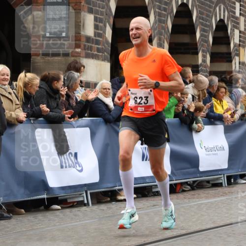 05.10.2025 - 20. swb-Marathon Bremen Strokosch-Dieckow http://msf.ph/oto/9266048 05.10.2025 12:59:22 Ziel 623, 945, 4631, 6912, 7834, 9095 meine-sportfotos.de