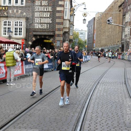 05.10.2025 - 20. swb-Marathon Bremen Yannick Fuchs http://msf.ph/oto/9266060 05.10.2025 10:51:18 Ziel 9256, 9287, 9894, 9906, 10206, 10215, 10222, 10669, 11279, 11573 meine-sportfotos.de