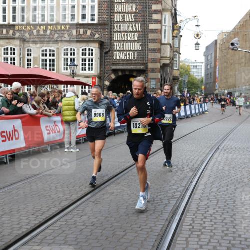 05.10.2025 - 20. swb-Marathon Bremen Yannick Fuchs http://msf.ph/oto/9266071 05.10.2025 10:51:18 Ziel 9256, 9287, 9894, 9906, 10206, 10215, 10222, 10669, 11279, 11573 meine-sportfotos.de