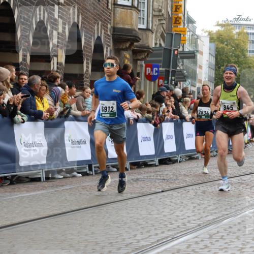 05.10.2025 - 20. swb-Marathon Bremen Strokosch-Dieckow http://msf.ph/oto/9266076 05.10.2025 12:59:27 Ziel 133, 945, 2967, 4369, 4631, 6912, 7834, 9095 meine-sportfotos.de