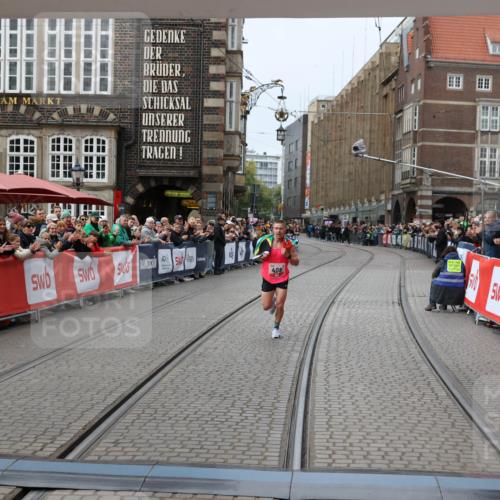 05.10.2025 - 20. swb-Marathon Bremen Yannick Fuchs http://msf.ph/oto/9266094 05.10.2025 12:08:49 Ziel 408 meine-sportfotos.de