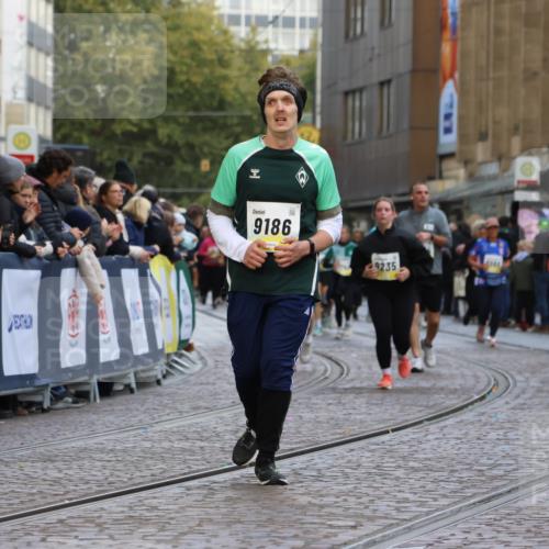 05.10.2025 - 20. swb-Marathon Bremen Strokosch-Dieckow http://msf.ph/oto/9266095 05.10.2025 11:08:19 Ziel 9186, 9353, 9401, 9519, 10132, 11097, 11232, 11671 meine-sportfotos.de