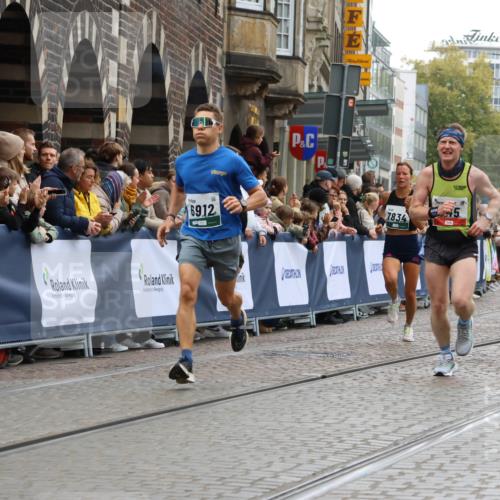 05.10.2025 - 20. swb-Marathon Bremen Strokosch-Dieckow http://msf.ph/oto/9266097 05.10.2025 12:59:27 Ziel 133, 945, 2967, 4369, 4631, 6912, 7834, 9095 meine-sportfotos.de