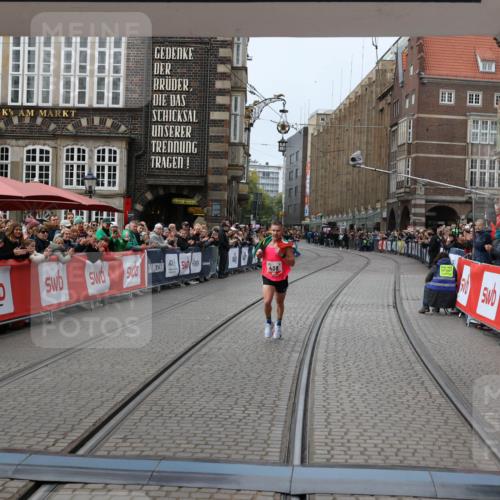 05.10.2025 - 20. swb-Marathon Bremen Yannick Fuchs http://msf.ph/oto/9266115 05.10.2025 12:08:49 Ziel 408 meine-sportfotos.de