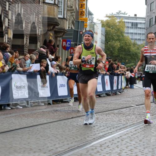 05.10.2025 - 20. swb-Marathon Bremen Strokosch-Dieckow http://msf.ph/oto/9266128 05.10.2025 12:59:27 Ziel 133, 945, 2967, 4369, 4631, 6912, 7834, 9095 meine-sportfotos.de