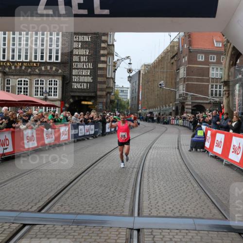 05.10.2025 - 20. swb-Marathon Bremen Yannick Fuchs http://msf.ph/oto/9266142 05.10.2025 12:08:50 Ziel 408 meine-sportfotos.de