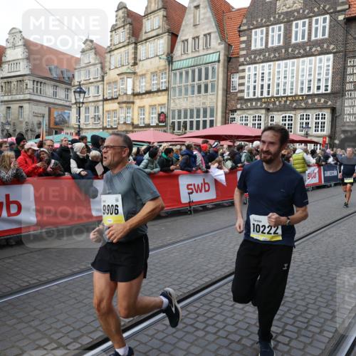 05.10.2025 - 20. swb-Marathon Bremen Yannick Fuchs http://msf.ph/oto/9266179 05.10.2025 10:51:20 Ziel 9256, 9287, 9906, 10215, 10222, 10432 meine-sportfotos.de
