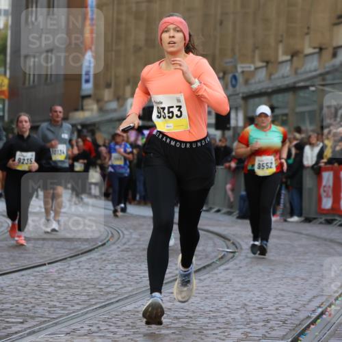 05.10.2025 - 20. swb-Marathon Bremen Strokosch-Dieckow http://msf.ph/oto/9266213 05.10.2025 11:08:21 Ziel 9186, 9353, 9401, 9552, 10132, 11097, 11671 meine-sportfotos.de
