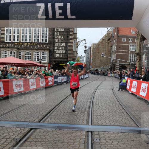 05.10.2025 - 20. swb-Marathon Bremen Yannick Fuchs http://msf.ph/oto/9266231 05.10.2025 12:08:50 Ziel 408 meine-sportfotos.de